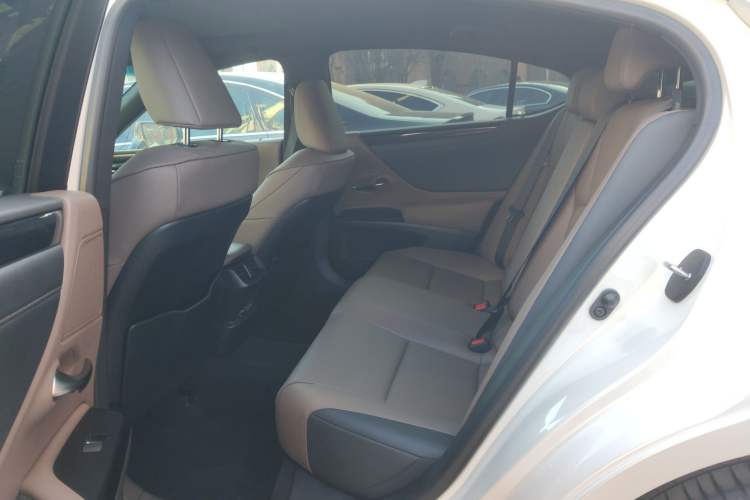 Used Lexus ES 2021 200 Excellence Edition
