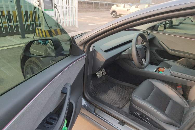 Used Tesla Model 3 2023 Rear-Wheel-Drive Version
