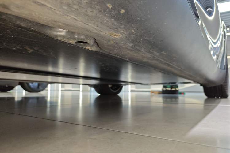 Used Tesla Model Y 2025 Long-Range All-Wheel-Drive Version
