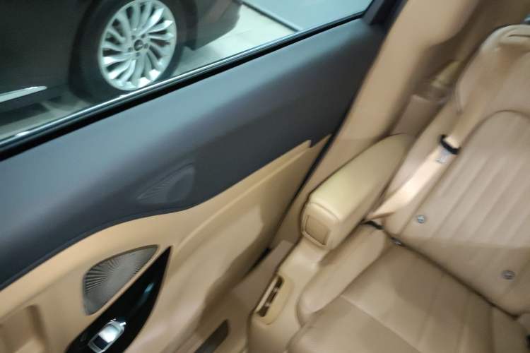 Used VOYAH Dream 2025 PHEV Four-Wheel-Drive Flagship Kunpeng Edition