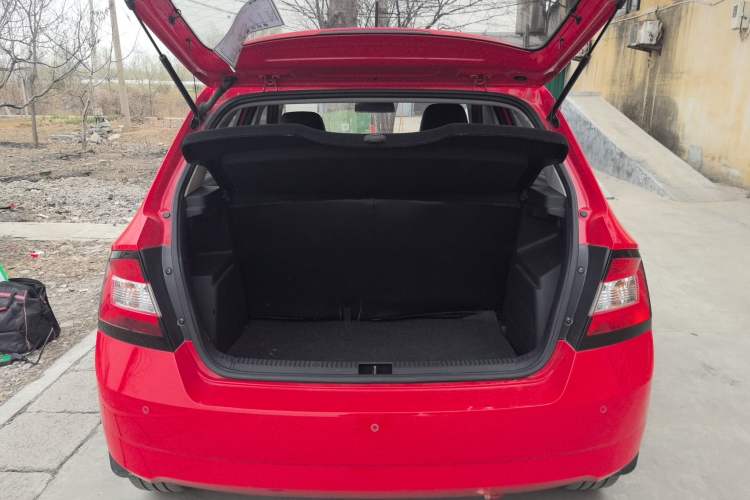 Used Skoda Fabia 2017 1.4L Automatic Car Enjoy Edition