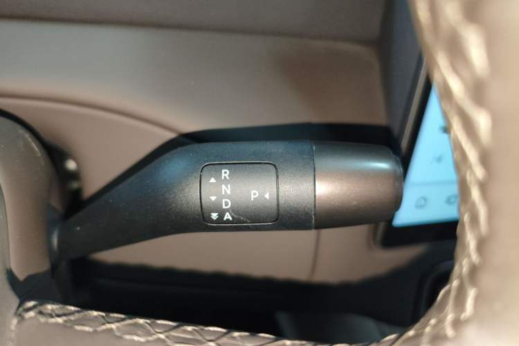 Used Li Auto MEGA 2024 Ultra Model
