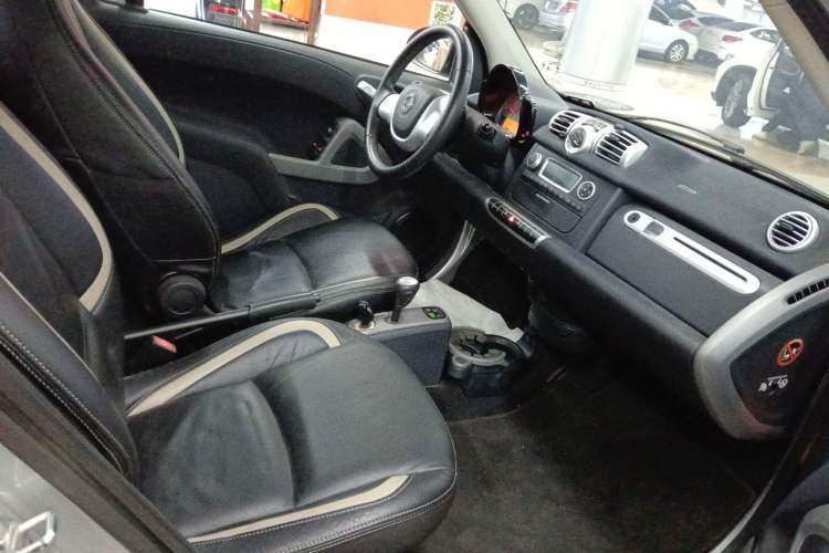 Used  fortwo 2012 1.0 MHD Convertible Passion Edition
