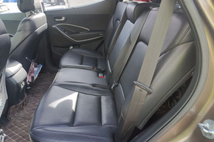 Used Hyundai Santa Fe 2013 Revised Version 2.4L Automatic All-Wheel Drive Luxury Trim