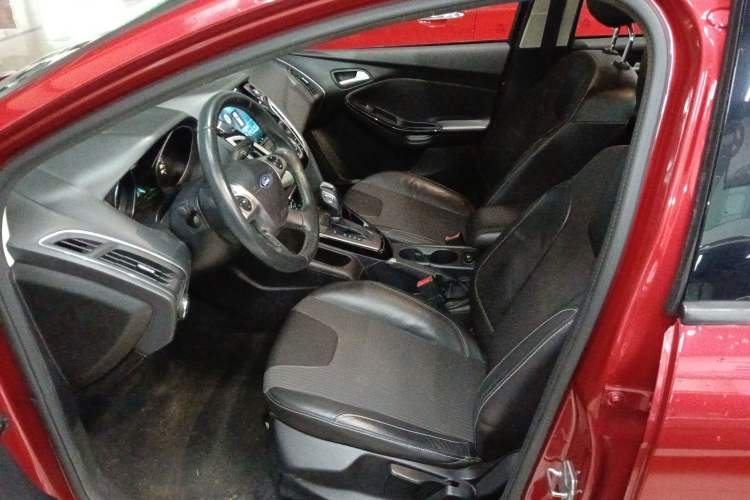 Used Ford Focus 2012 Hatchback 1.6L Automatic Fashion Edition
