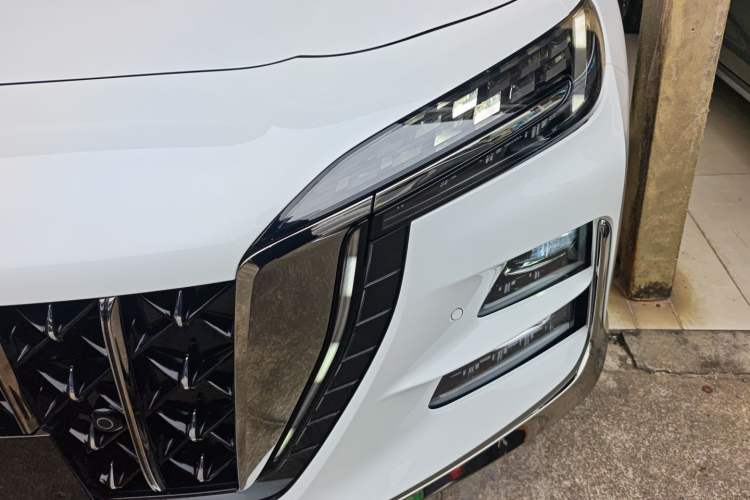 Used Hongqi H6 2023 2.0T ZhiShang Version