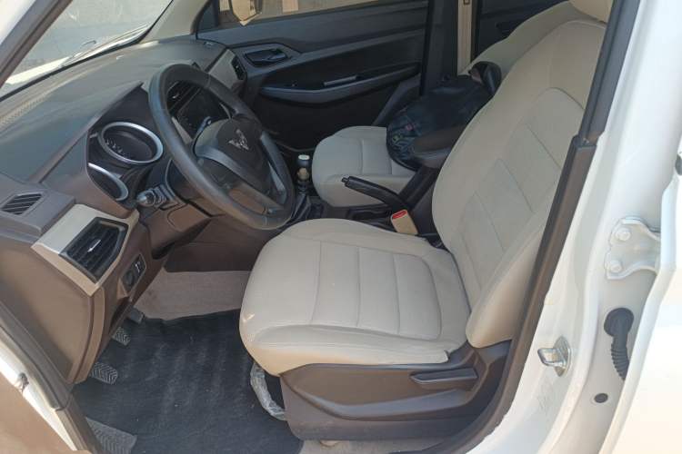 Used Wuling Hongguang 2019 1.5L S Standard Version China VI LAR