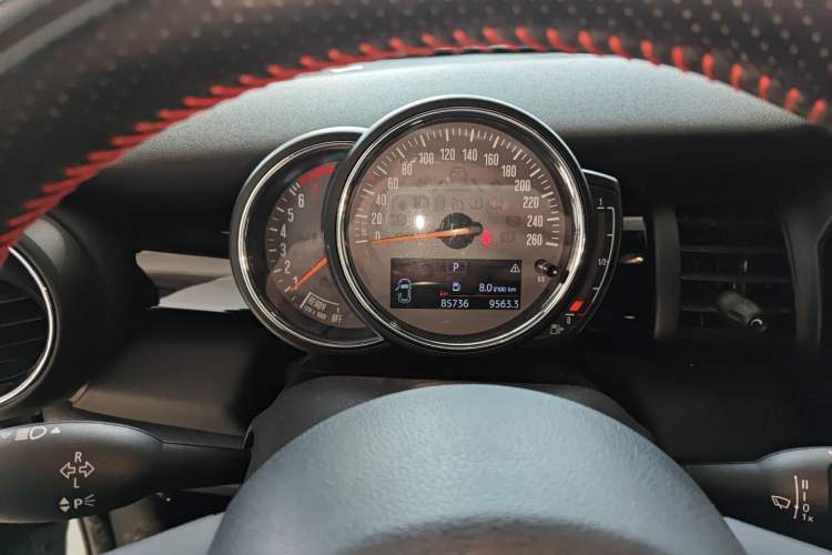 Used  MINI 2018 1.5T COOPER Racing Edition Five-Door Version
