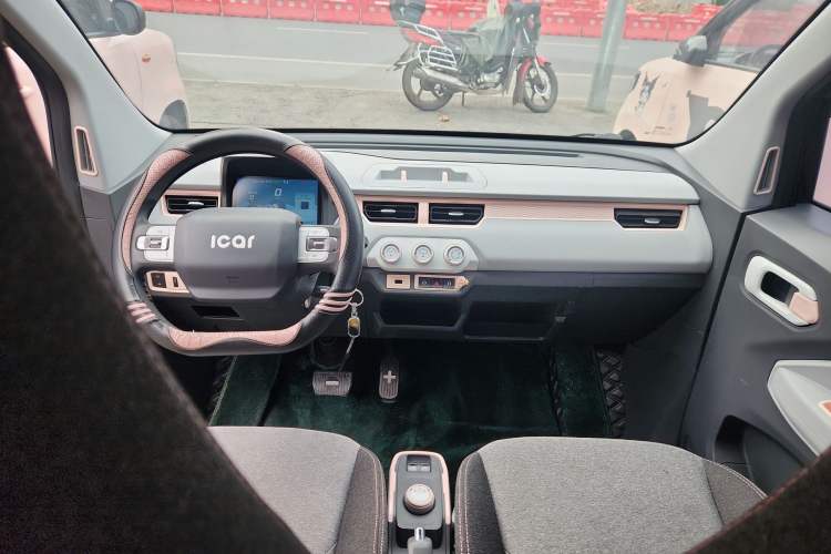 Used Chery QQ Ice Cream 2022 170km Sundae Phosphate Lithium-Ion