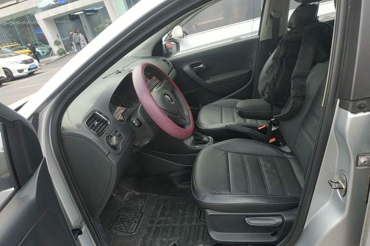 Used Volkswagen Polo 2014 1.6L Automatic Comfort Edition