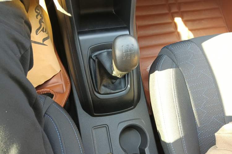 Used Baojun 310 2016 1.2L manual Comfort trim level