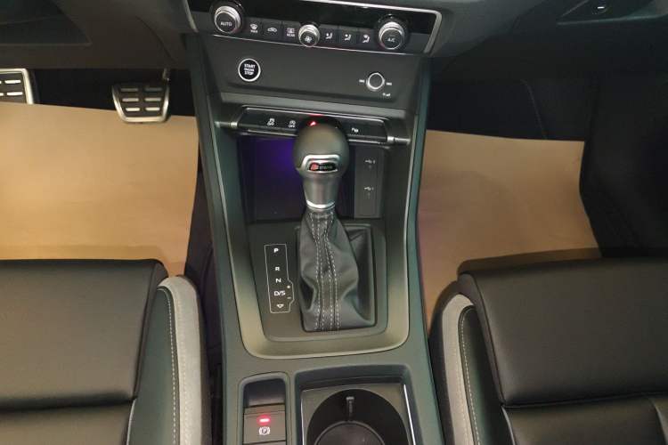 Used Audi Q3 2024 35 TFSI Ambition Dynamic Edition
