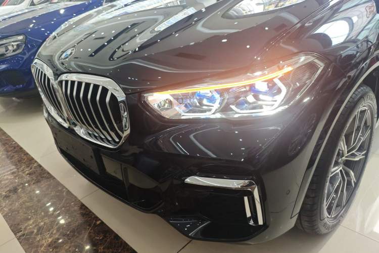 Used BMW X5 2022 Restyled xDrive 30Li Luxury Version M Sport Package