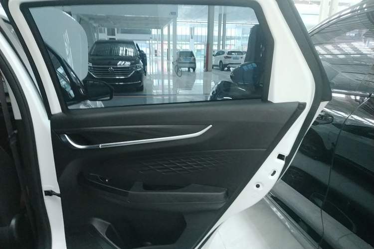 Used Geely Auto Vision X3 2021 PRO 1.5L CVT Deluxe Model
