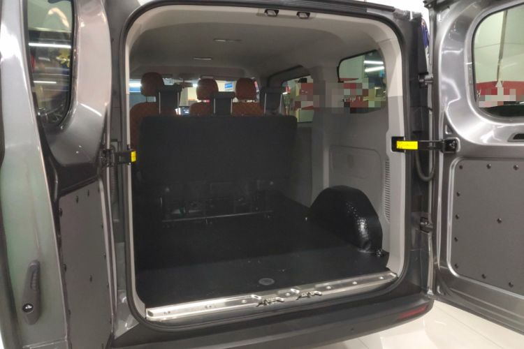 Used Iveco Fidato 2023 C30 Passenger Van 2.0T 110kW Automatic Xingtu Version Low Roof
