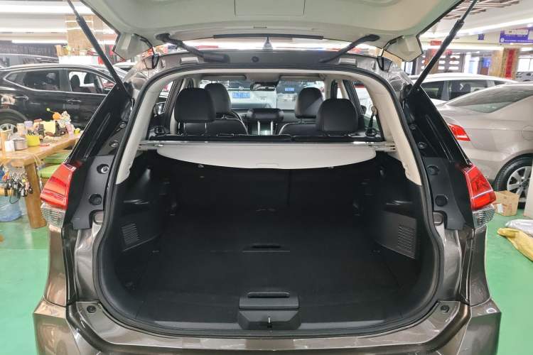 Used Nissan X-Trail 2019 2.0L CVT Smart Connect Comfort Edition 2WD