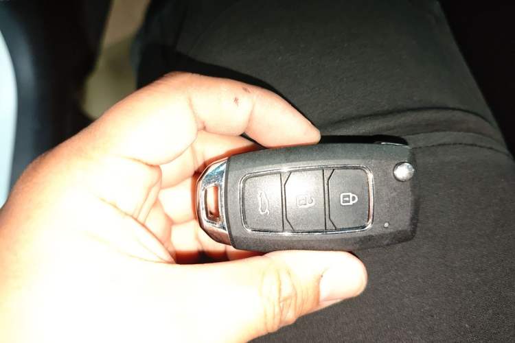 Used Hyundai Verna Ray 2016 1.4L Automatic Leading-Edge GLX