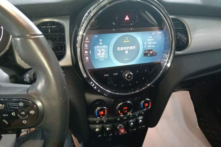 Used  MINI 2022 1.5T COOPER Classic Edition
