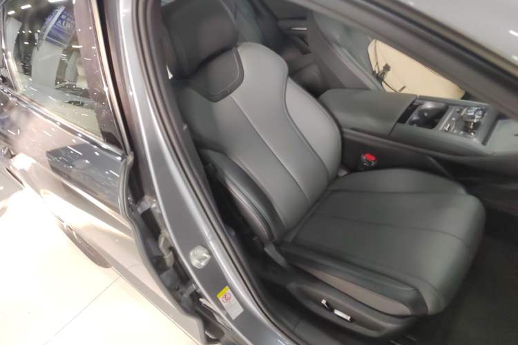 Used BYD Qin L 2025 DM-i Smart Drive 120KM Superior Model
