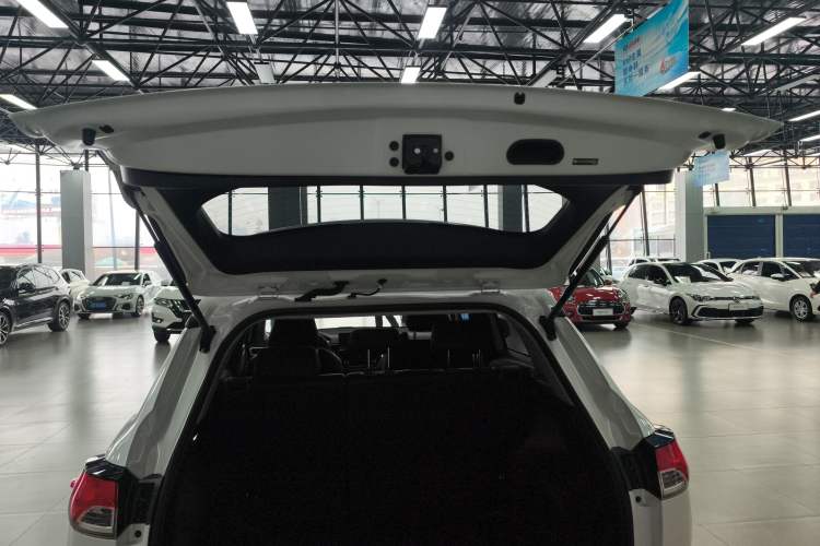 Used Toyota FRONTLANDER 2023 2.0L Smart Electric Hybrid Dual-Engine Leading Edition
