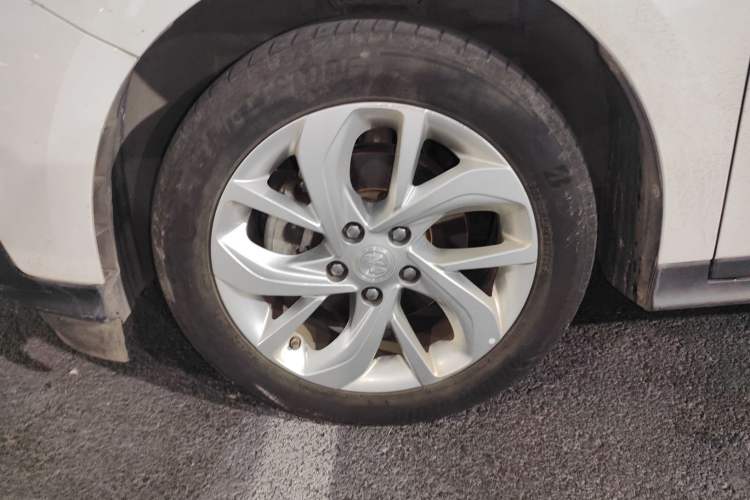 Used Buick Velite 6 2023 430km Range Commuter Version
