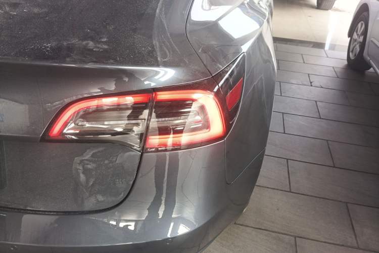 Used Tesla Model 3 2019 Long-Range Rear-Wheel-Drive Version