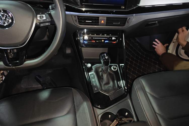 Used Volkswagen Tayron 2020 330TSI Two-Wheel Drive Luxury Smart Connectivity Version
