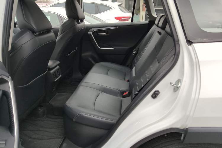 Used Toyota Wildlander 2023 Dual-Motor 2.5L E-CVT Four-Wheel Drive Prestige Edition
