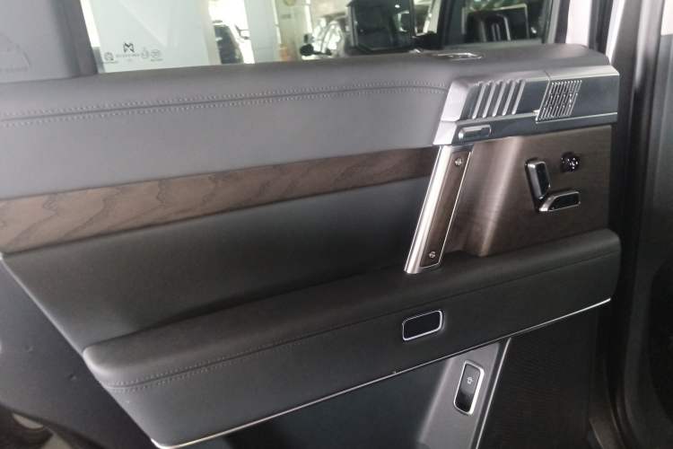 Used  917 2023 Range-Extended Base Model
