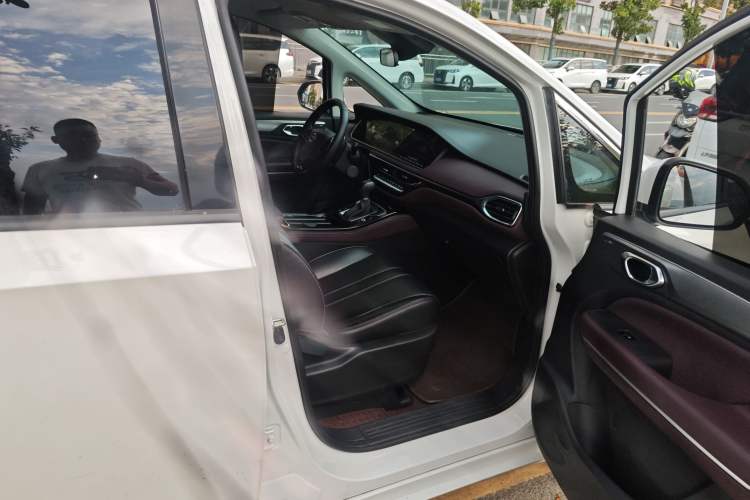 Used GAC Trumpchi M6 2023 PRO 270T DCT Luxury Edition
