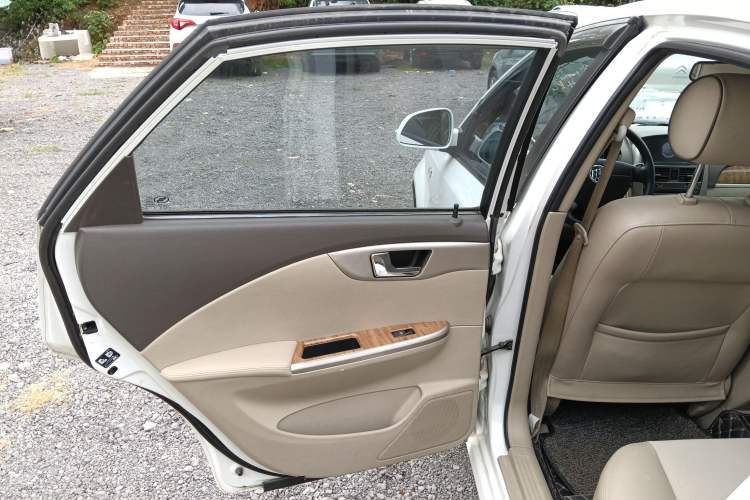 Used Buick Excelle 2015 1.5L Automatic Classic Model
