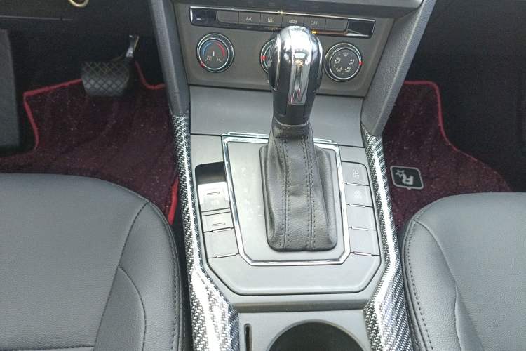 Used Volkswagen Lamando 2019 230TSI DSG Fashion Edition China V Standard