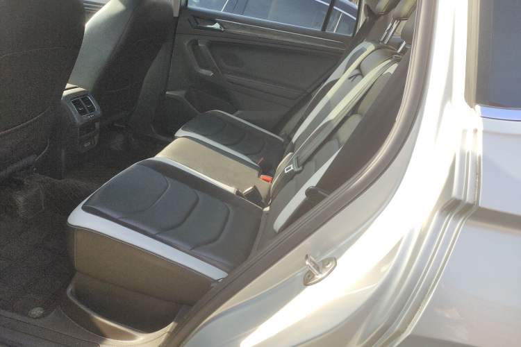 Used Volkswagen Tiguan L 2017 330TSI Automatic Two-Wheel Drive Luxury Edition
