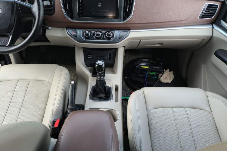 Used FORTHING Lingzhi 2020 M5L 2.0L Luxury 7-Seater
