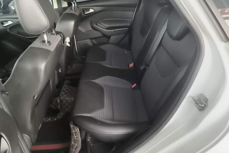 Used Ford Focus 2017 Hatchback 1.6L Automatic Fashion Edition Smart Drive Version
