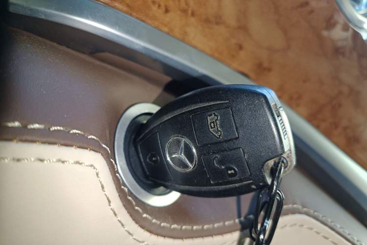 Used Mercedes-Benz Vito 2018 2.0T Elite Version 7 Seats China VI Emission Standard