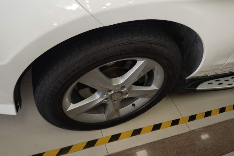 Used Mercedes-Benz M-Class 2014 ML 400 4MATIC Dynamic Model