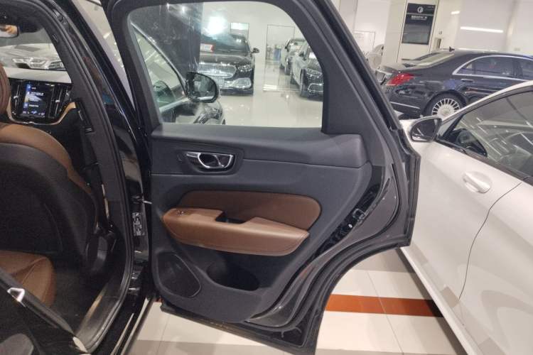 Used Volvo XC60 2021 T5 4x4 Smart Luxury Edition
