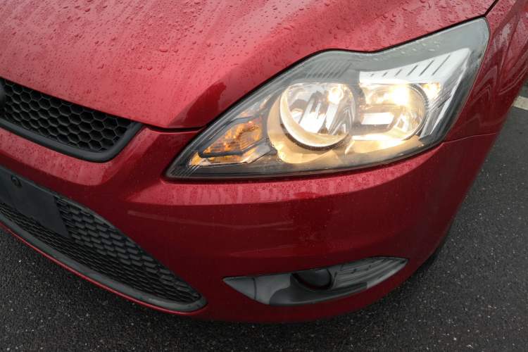 Used Ford Focus 2013 Hatchback Classic 1.8L Automatic Base Model
