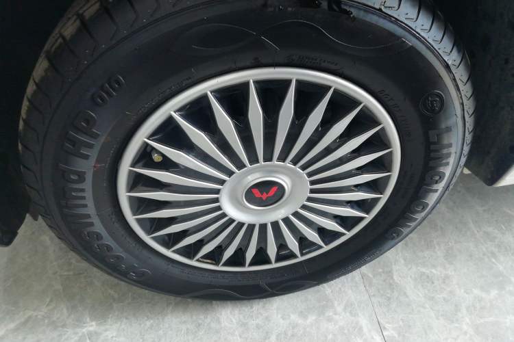 Used Wuling Hongguang New Energy 2024 All-Electric Model 300KM Standard Version
