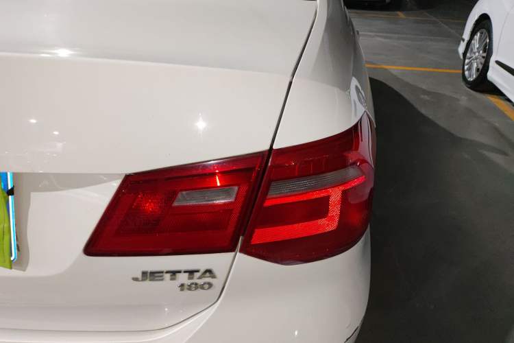 Used Volkswagen Jetta 2015 Value Edition 1.6L Manual Fashionable Style
