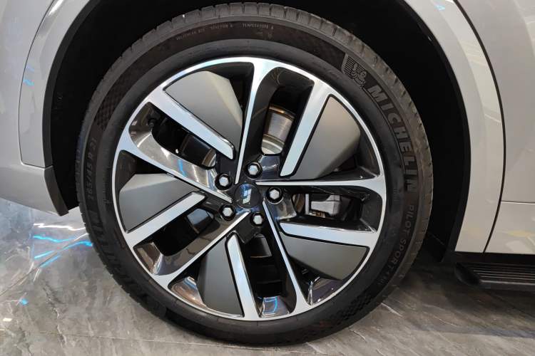 Used Li Auto L9 2024 Ultra Model
