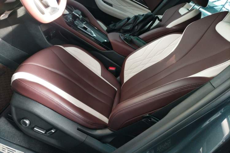 Used Geely Auto Monjaro L 2024 2.0TD High-Power Automatic Two-Wheel Drive Yunqi Version