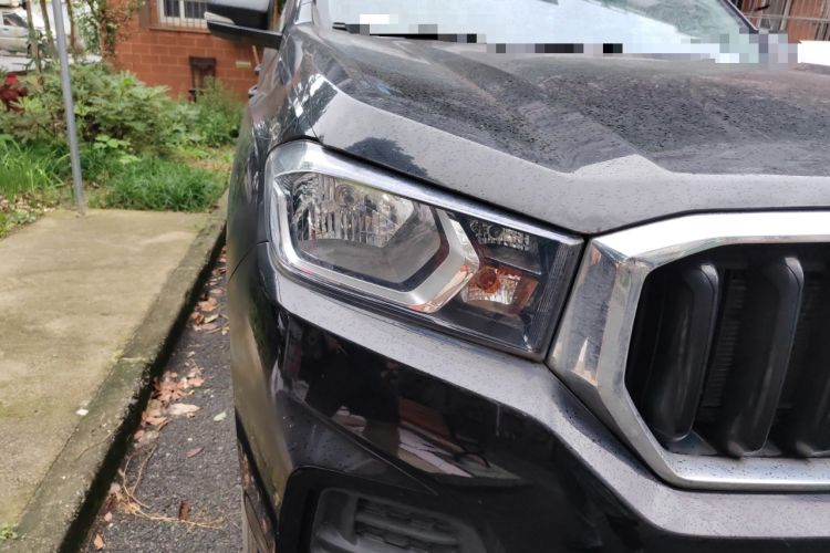 Used SAIC MAXUS T60 2020 2.0T Diesel Manual Two-Wheel Drive High-Ride Pioneer Edition Standard Cab China VI
