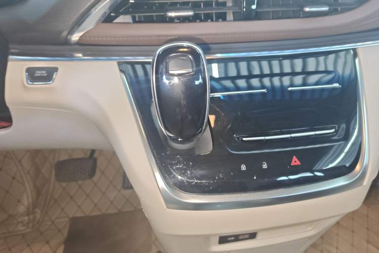 Used Buick GL8 2023 Land Executive Class Smart Enjoyment Model
