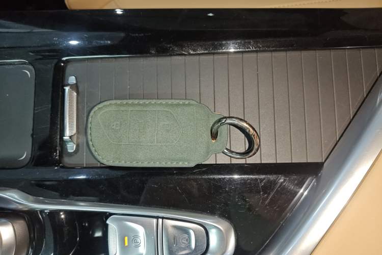 Used VOYAH FREE 2021 Four-Wheel Drive Standard Range-Extended Exclusive Luxury Package
