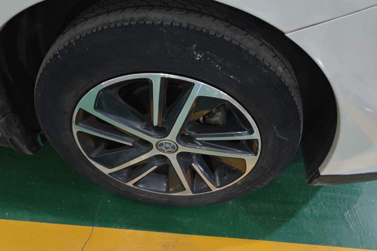 Used Venucia D60 2018 1.6L CVT Smart Connect Elite Edition
