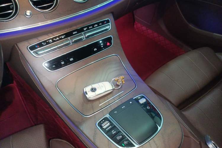 Used Mercedes-Benz E-Class 2022 Second Facelift E 260 L
