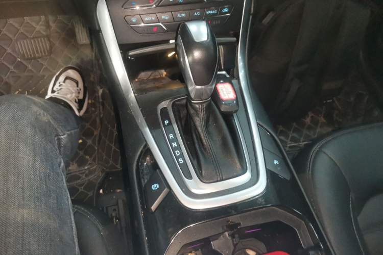 Used Ford Edge 2018 EcoBoost 245 Two-Wheel-Drive Titanium 7-Seater China VI Standard