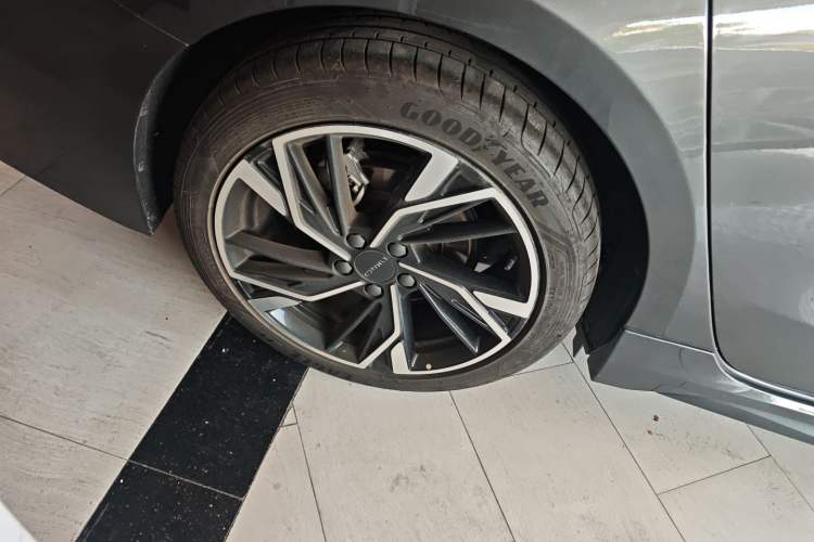 Used Lynk & Co 03 2023 1.5TD DCT JingPro
